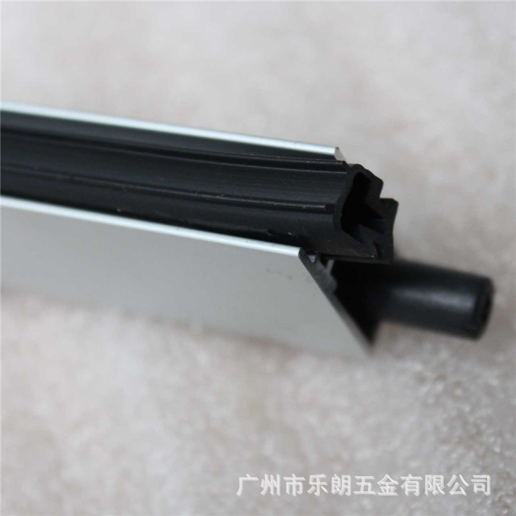 快猫在线免费观看快猫成人网站RDA-31 门底防尘器