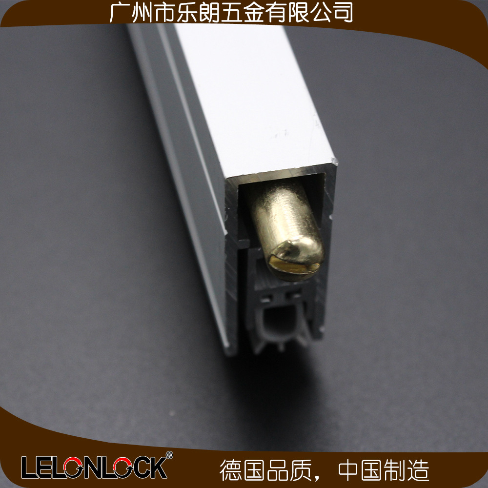 快猫在线免费观看快猫成人网站门底防尘器