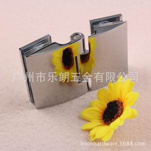 快猫在线免费观看快猫成人网站通用浴室夹